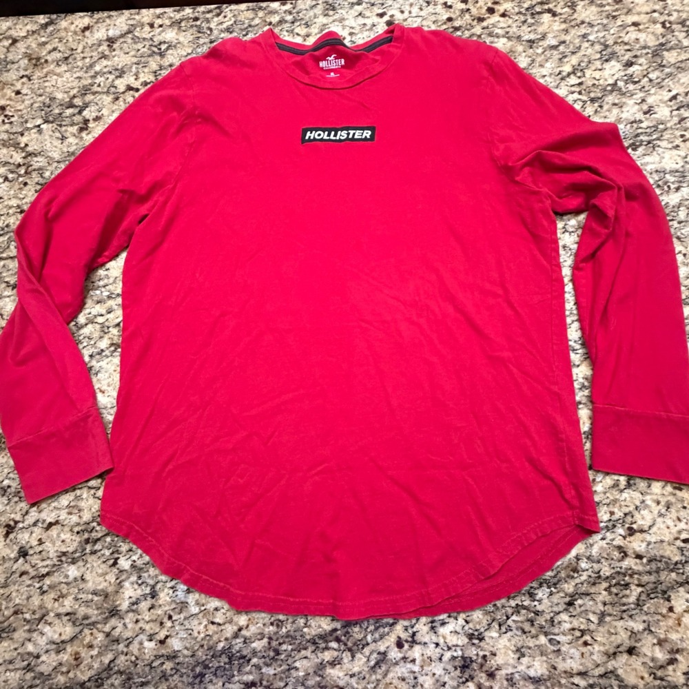 Hollister Mens XL Long Sleeve T-Shirt Red Embroidered Logo Patch Curved Hem Tee